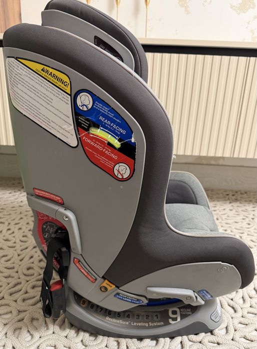 Дитяче автокрісло chicco