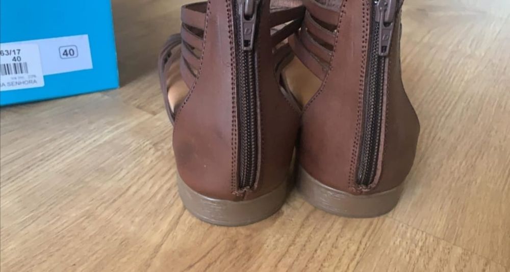 Sandálias  pele genuína nº. 40