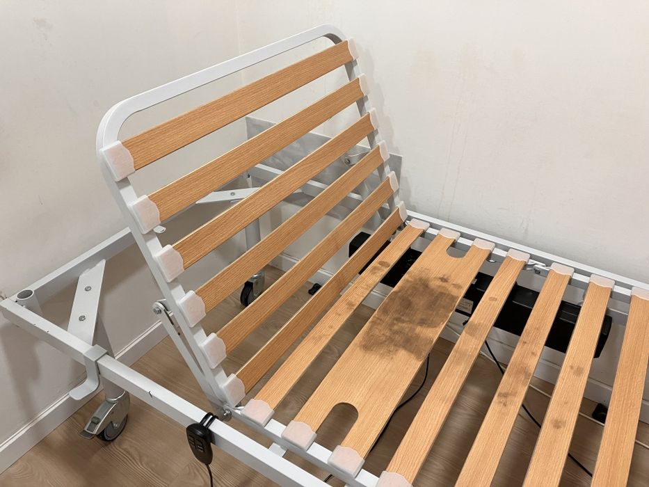 Cama articulada elétrica.