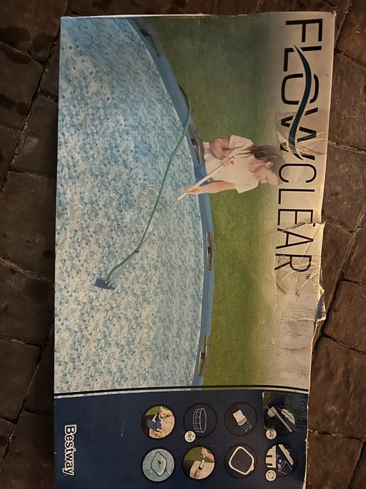 Zestaw do czyszczenia basenu odkurzacz basenowy