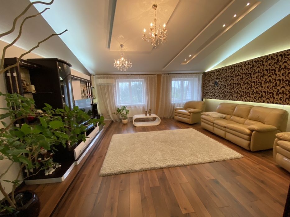 Продажа 2- уровненной стильной 4 комнатной квартиры