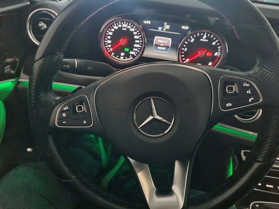 Mercedes Benz 2017 рік