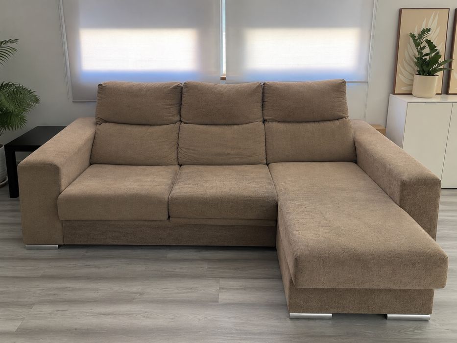 Sofa chaise longue com arrumacao