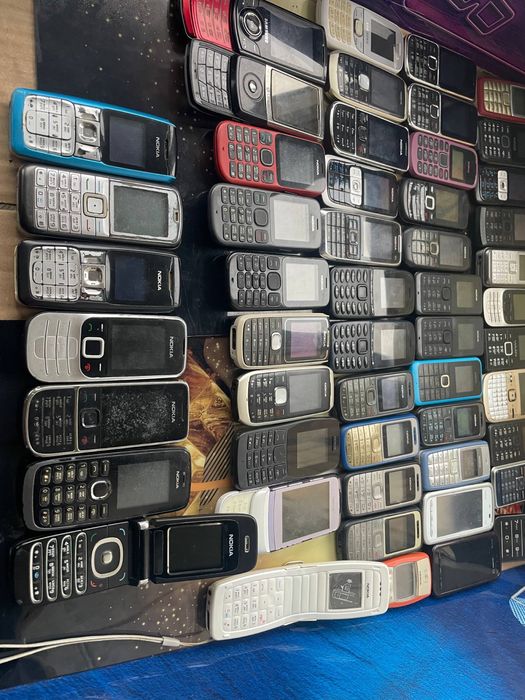 Кнопкові телефони Nokia Лот
