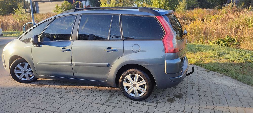 Автомобіль Сітроен С4 Гранд Пікассо