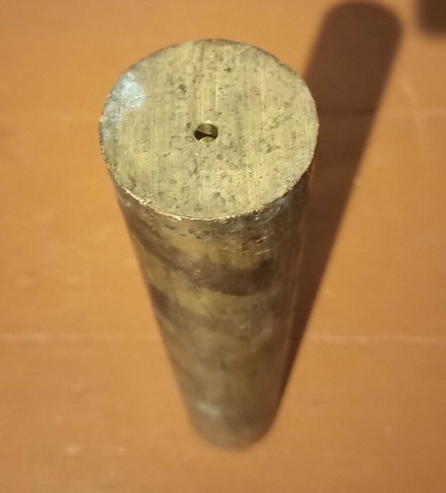 Плита 4 мм,и труба 54 мм из нержавейки.Эбонит 50 мм.Медная болванка