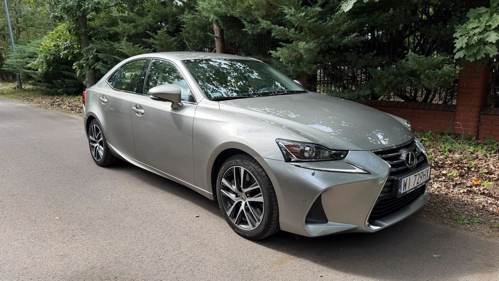 Lexus IS