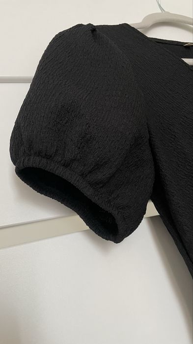 Сукня міді з розрізом