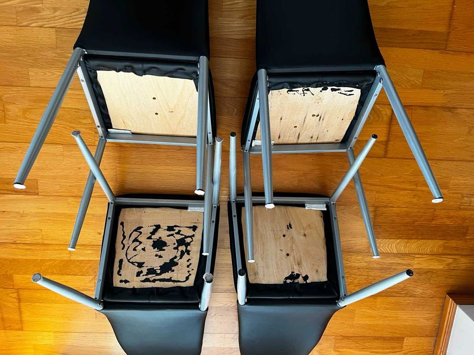 Mesa de jantar com tampo em vidro e 4 cadeiras