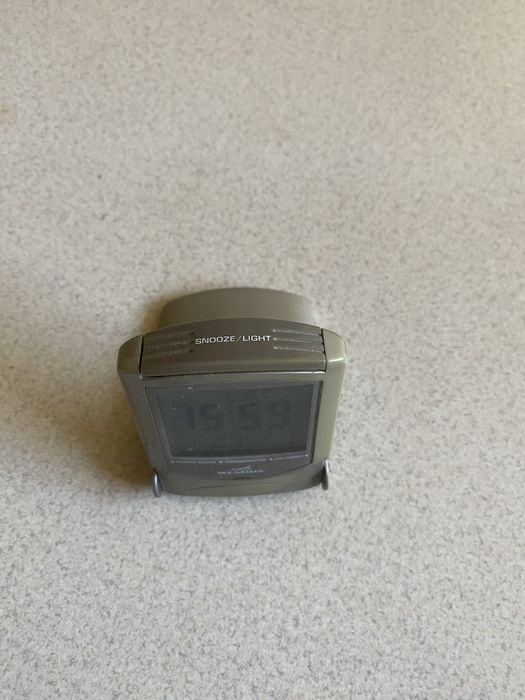 Годинник, будильник настільний