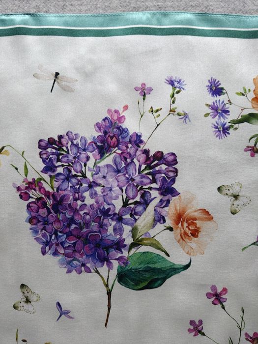 Jedwabna apaszka wiosna bzy lilak kwiaty