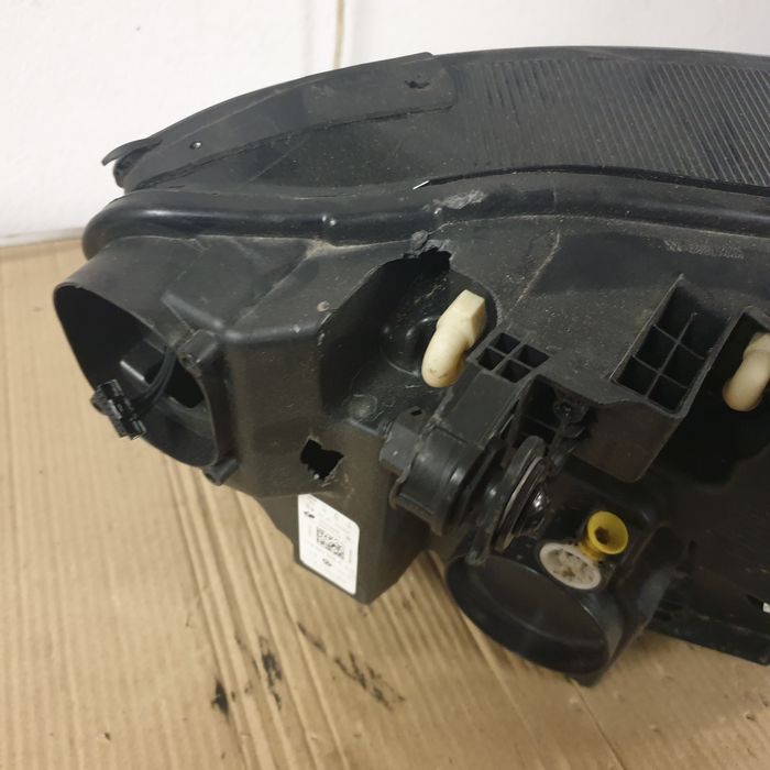 VW ID4 lampa lewa przednia