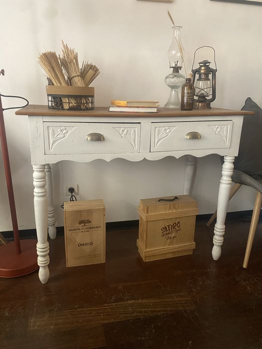 Diversos moveis restaurados, aparadores mercearia louceiro