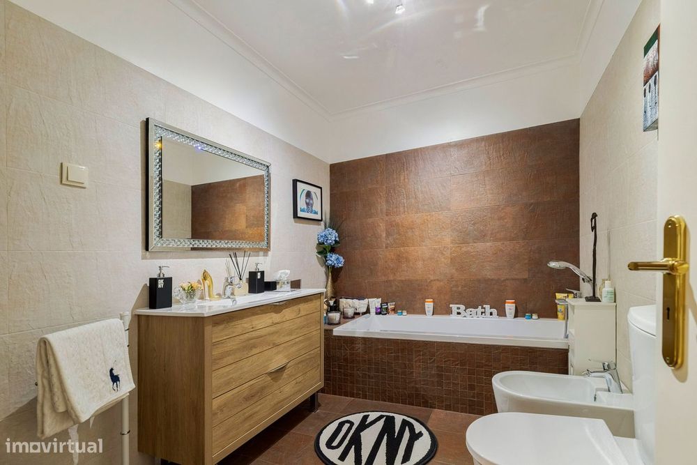 Paivas / Amora - Apartamento T3 Com Garagem