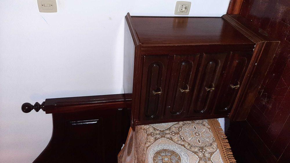 Mobília de quarto casal cama mesa cómoda espelho