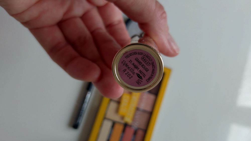 Kosmetyki Chanel Maybelline Yves Rocher