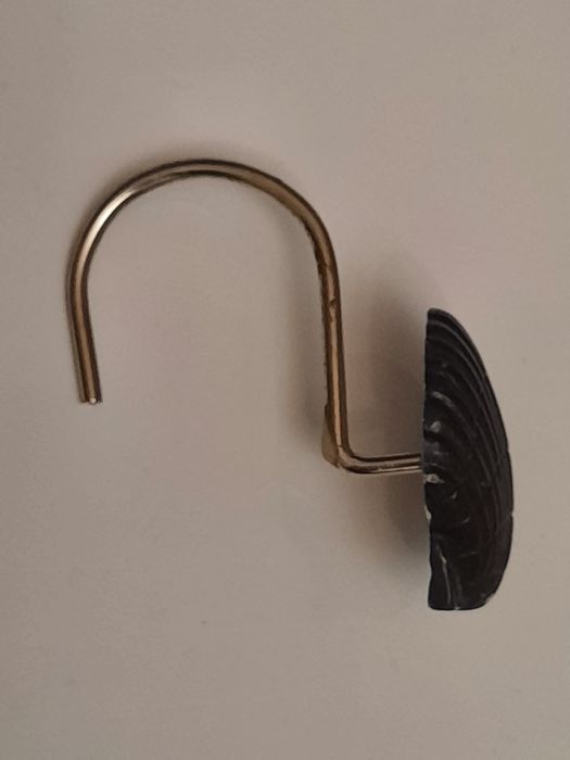 Крючки для шторы в ванную комнату