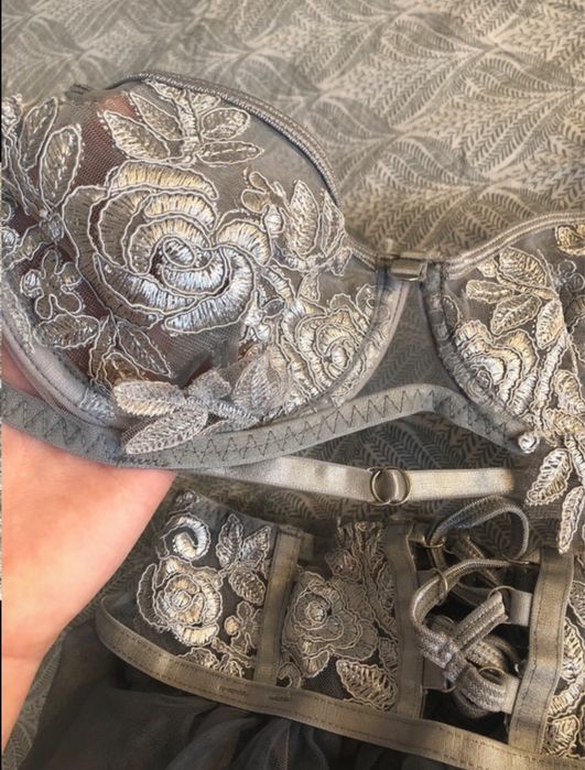 Trzyczesciowy konplet bielizny