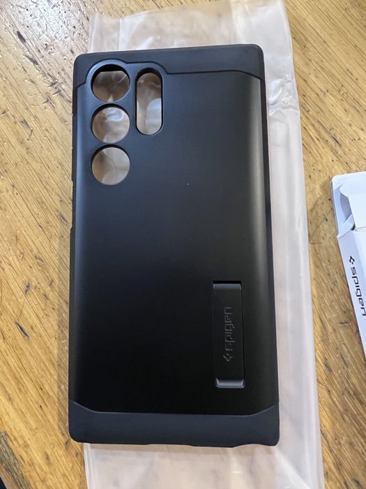Capa Spigen Tough Armor Samsung Galaxy S24 Ultra – Preta (Original)