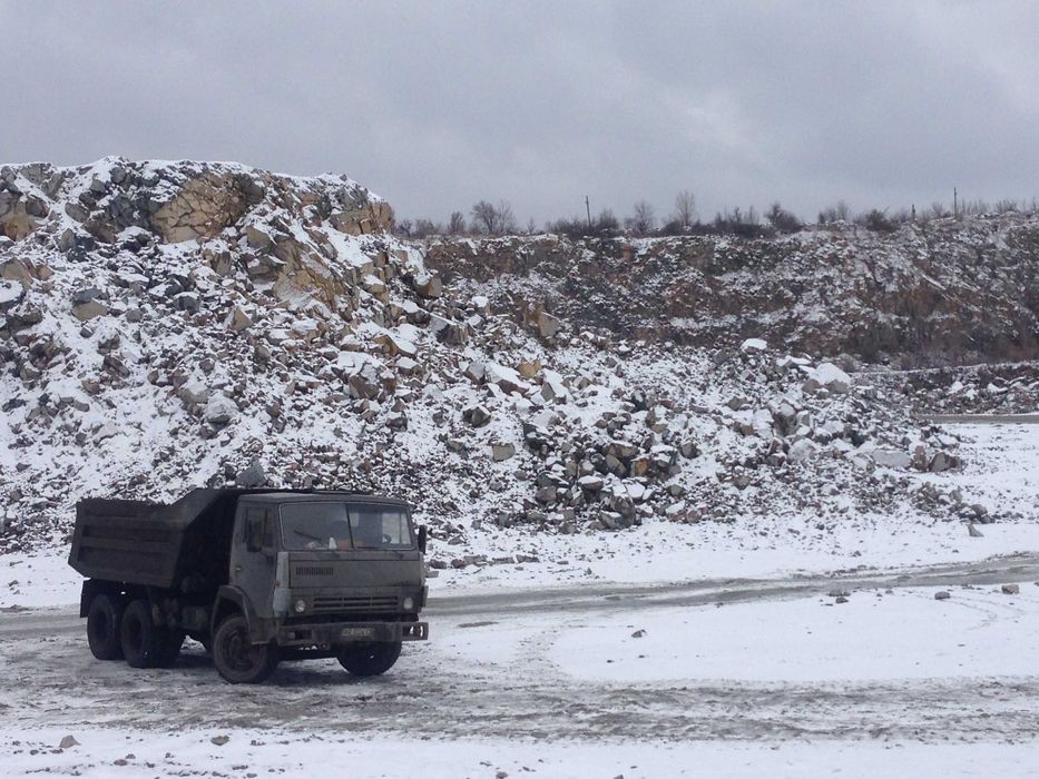 Шлак, песок, бут, щебень, отсев, чернозем, глина. Вывоз мусора.