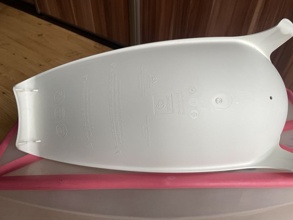 Wanienka Stokke z wkładką dla noworodka