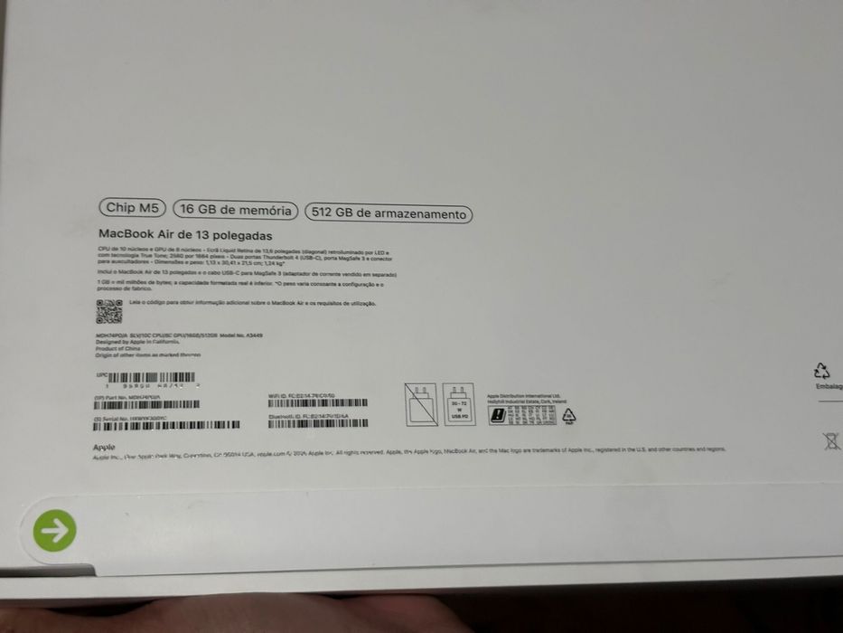 New MacBook Air478754308485304322