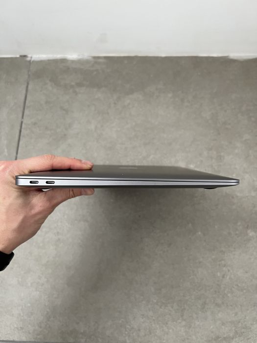 490$ MacBook Air 13" 2020 MGN63 M1 / 8 GB / 256gb SSD