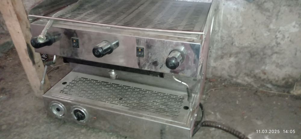 Продам кофемашина Sanremo