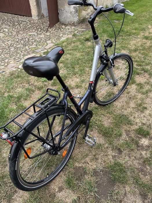 Sprzedam rower damkę aluminiowy na kołach 26” z biegami