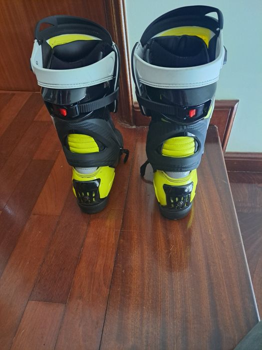 Botas Mota BELA completamente novas
