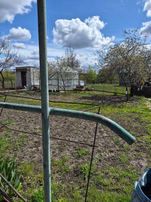 Продам ДАЧУ в РОМАНКАХ в кооп. ЛОКОМОТИВ. 6000