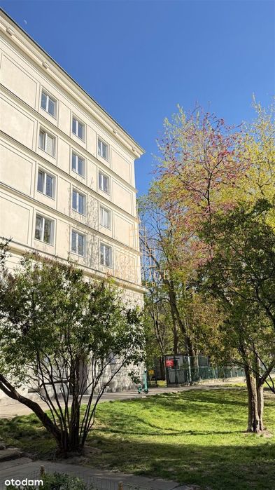 Ciche i komfortowe mieszkanie przy Łazienkach