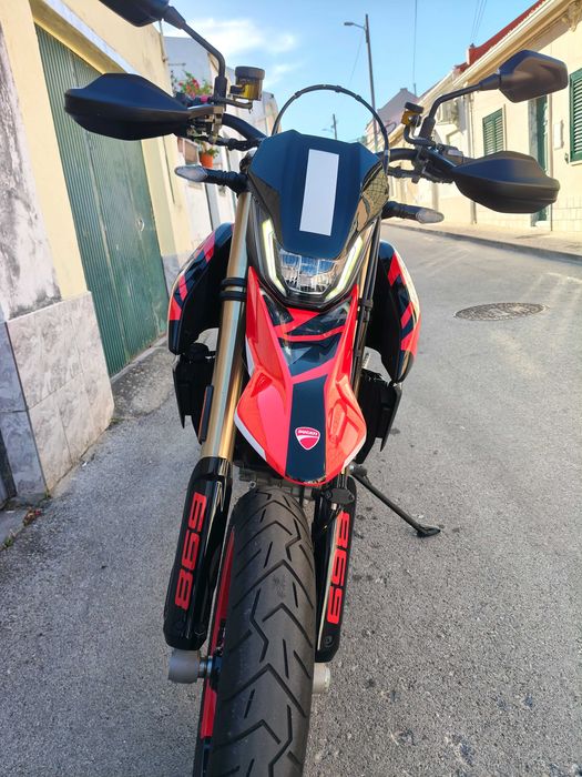 Ducati Hypermotard 698