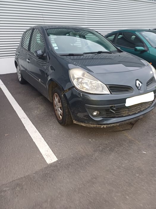 Renault Clio III para peças