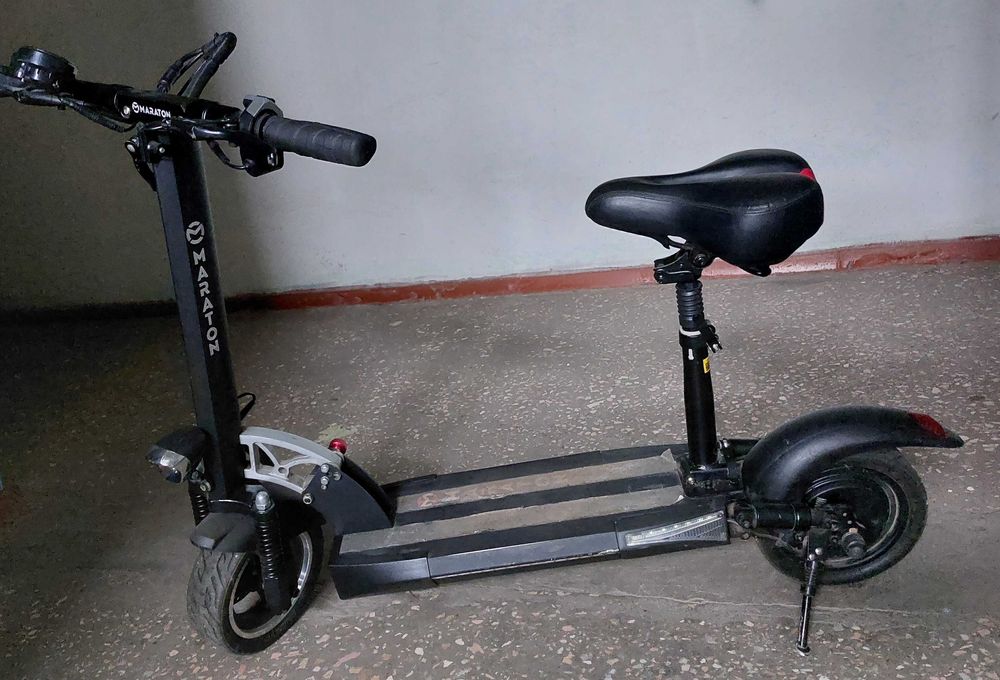 Електросамокат MARATON