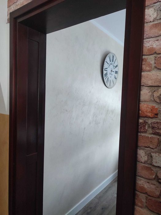 Drewniane drzwi po demontażu