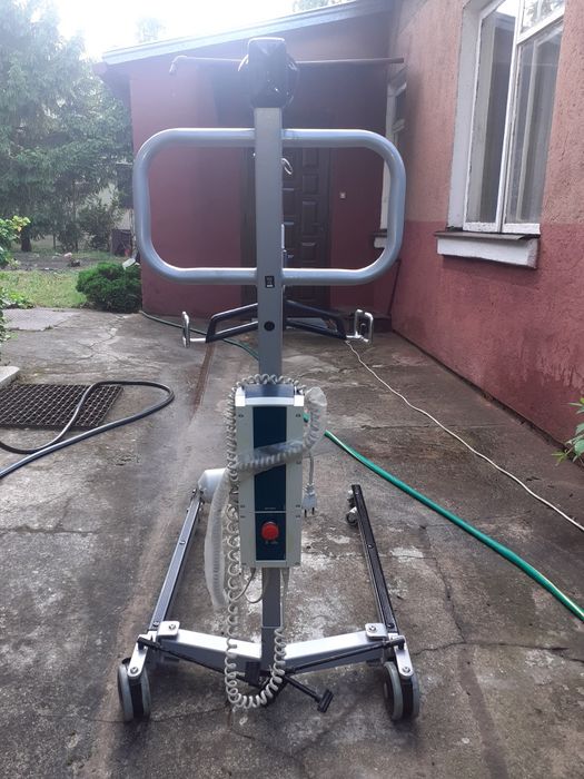Podnośnik elektryczny pacjenta