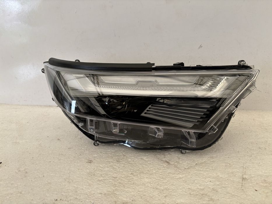 Toyota RAV4 V 5 lift 22- lampa prawy przód prawa przednia Full Led