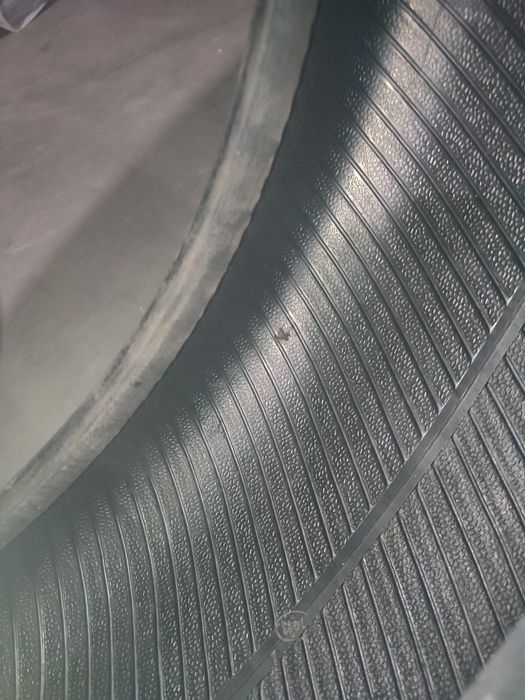 Продам зимнюю резину Laufen R17 215/60