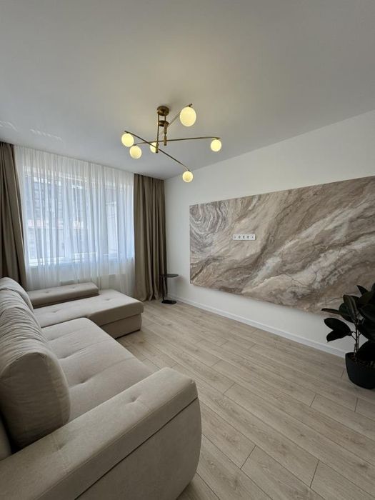 2к з дизайнерським ремонтом в самому центрі міста