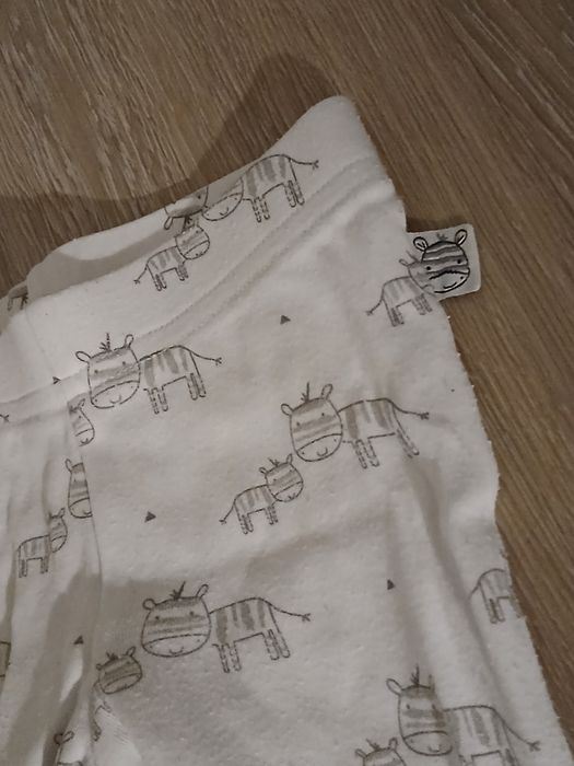 Spodenki niemowlęce rozmiar 62