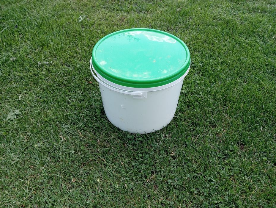 Wiaderko 12 kg z pokrywką