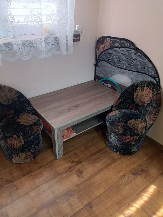 Stolik kawowy + dwa fotele w stylu retro