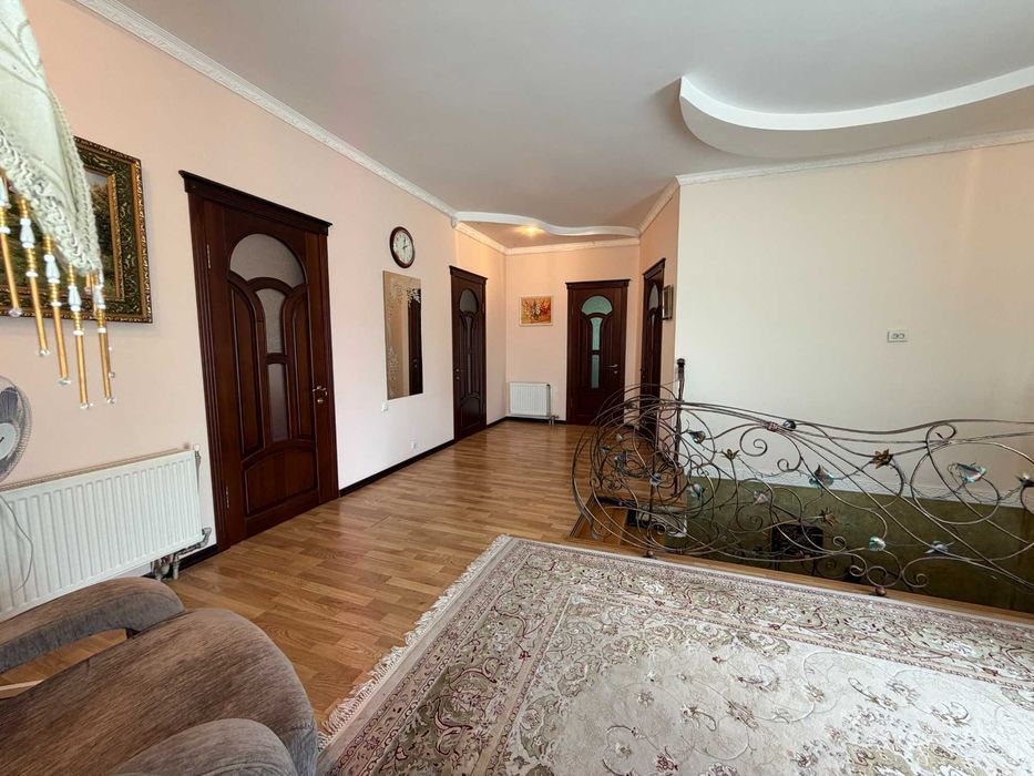 Будинок мрії в м. Березань 220 м2, ремонт, ставок, баня, ліс Є ВІДЕООГЛЯД