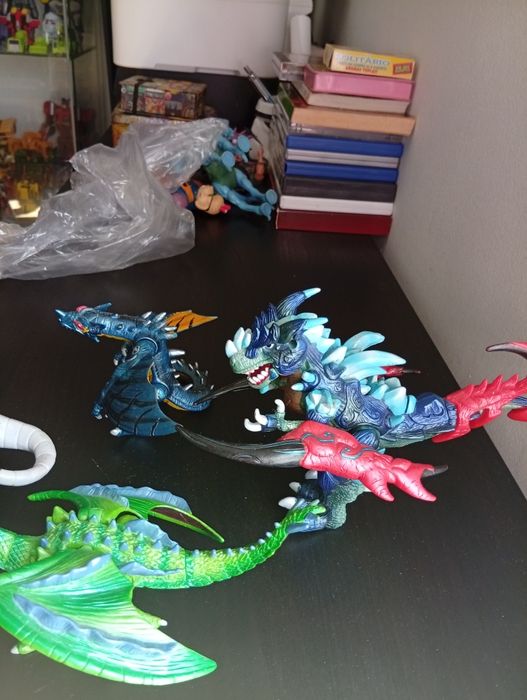 Conjunto de figuras dinofroz