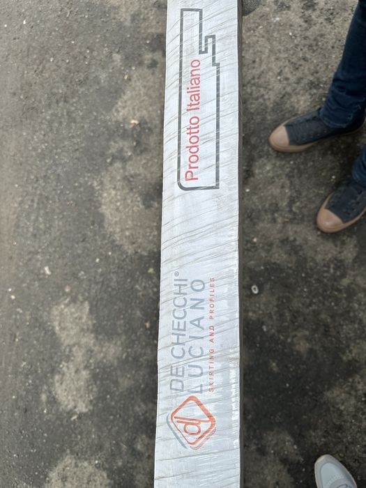 Плінтус натуральне дерево Білесий Дуб Italy