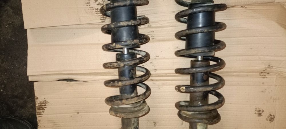 Amortyzatory sprężyny tył audi A6 C4