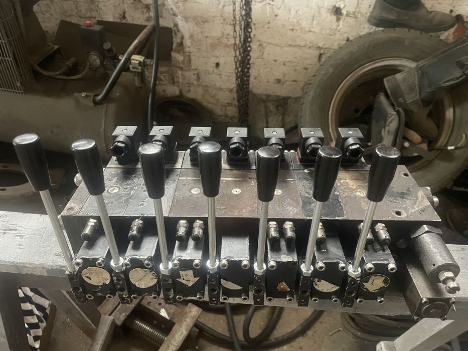 Atlas Palfinger Hiab Fassi HMF запчастини на кран маніпулятор