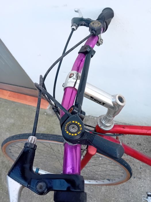 Bicicleta em aluminio roda fina