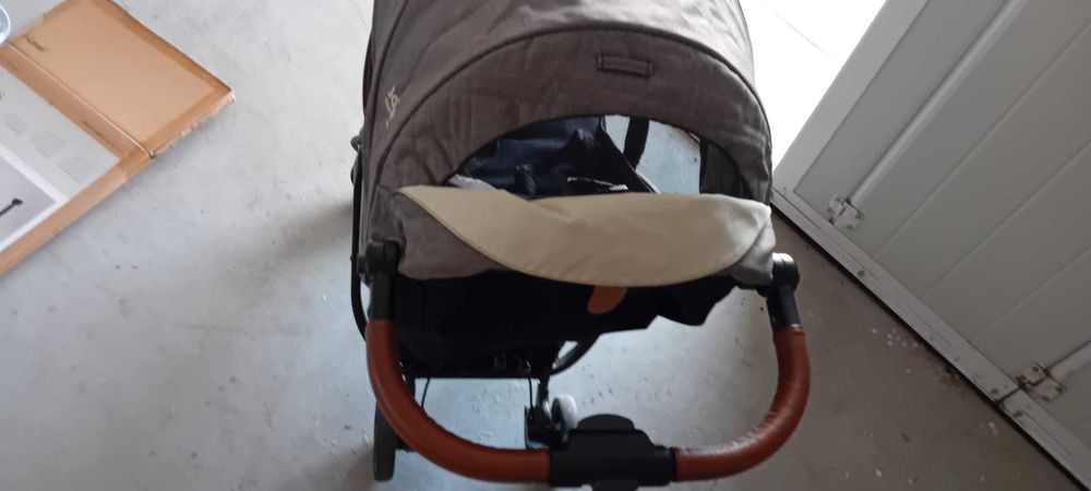 Carrinho e ovo para bebé